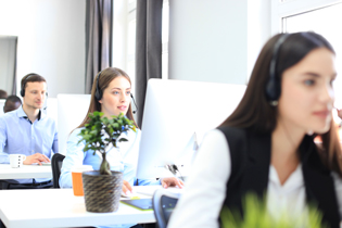 Greeting Customers via live chat software